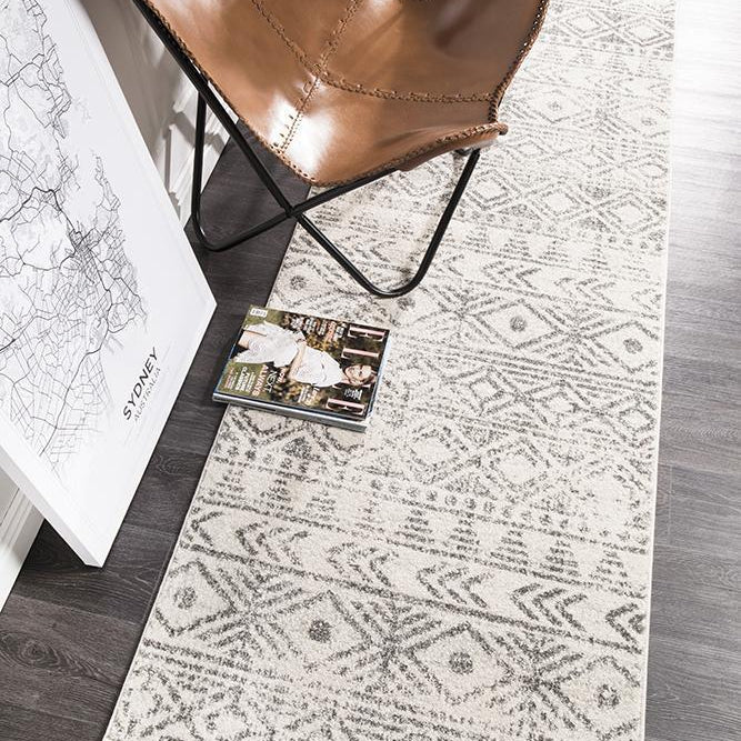 Oasis Ismail White Grey Rustic Runner Rug